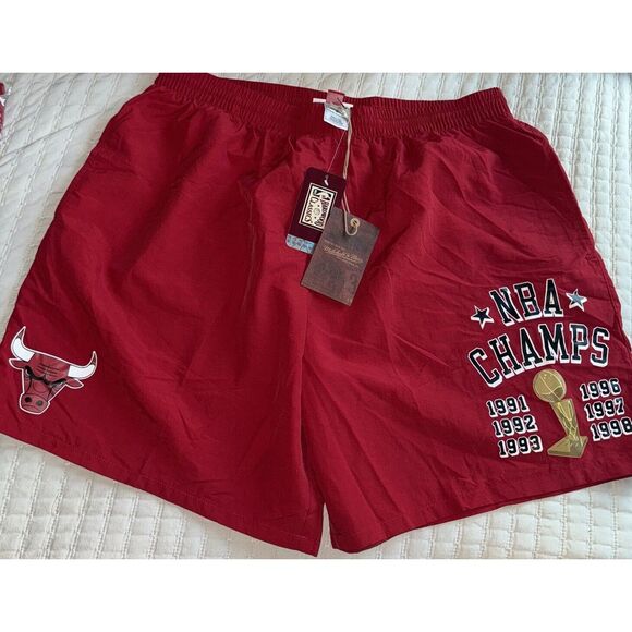 Mitchell & Ness NBA Team Chicago Bulls Champions Nylon Woven‎ Mesh Shorts XL NWT - Picture 1 of 5